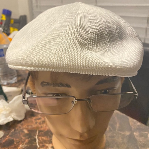 Bee Hat Nen’s White Nylon Knit Newsboy Cabbie Hat Size Small - Picture 2 of 10